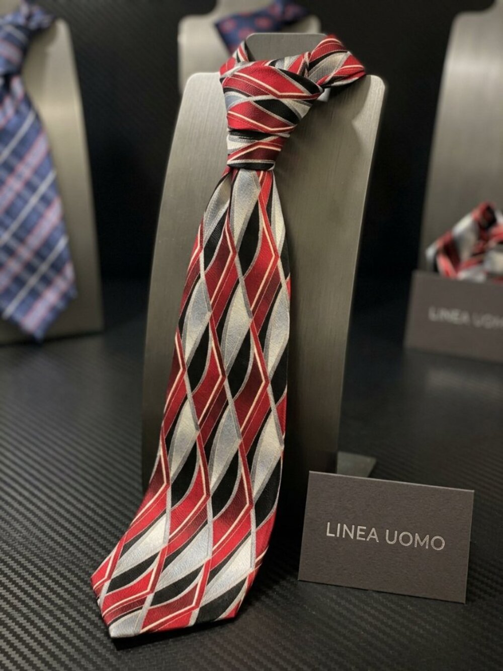 A classic Linea Uomo necktie
